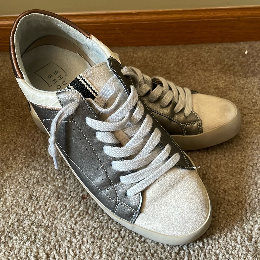 Shushop sneakers
